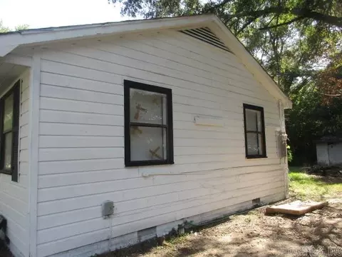 Exterior - 2002 S Maple St, Pine Bluff, AR 71601 photo 4 of 5