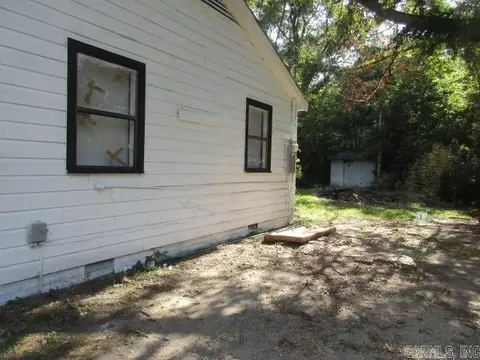 Exterior - 2002 S Maple St, Pine Bluff, AR 71601 photo 5 of 5