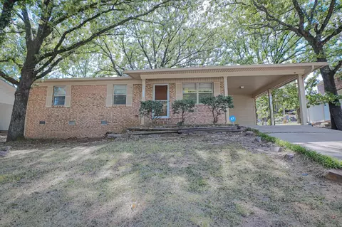 11121 Beverly Hills Dr, Little Rock, AR 72211