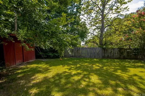 Exterior - 2102 West St, Conway, AR 72032 photo 7 of 8