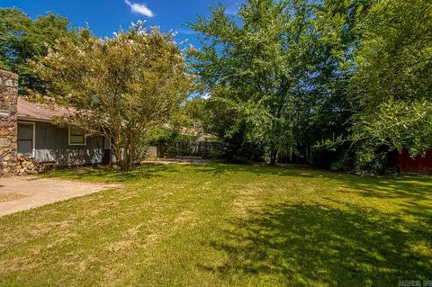 Exterior - 2102 West St, Conway, AR 72032 photo 6 of 8