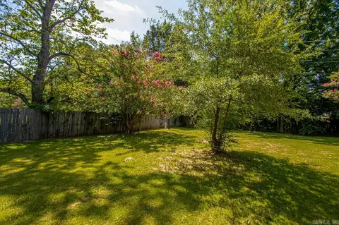 Exterior - 2102 West St, Conway, AR 72032 photo 5 of 8