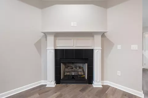 Living - 4 Bishop Ln, Conway, AR 72032 photo 5 of 9