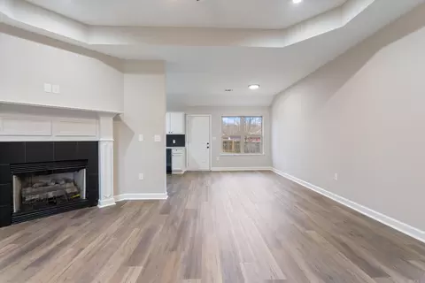 Living - 4 Bishop Ln, Conway, AR 72032 photo 4 of 9
