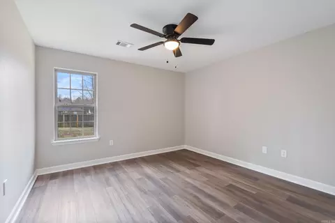 Bedroom - 4 Bishop Ln, Conway, AR 72032 photo 5 of 10