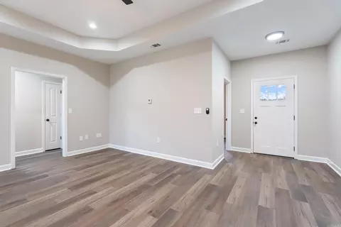 Entry Way - 4 Bishop Ln, Conway, AR 72032 photo 1 of 5