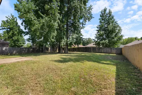 Exterior - 4 Bishop Ln, Conway, AR 72032 photo 3 of 5