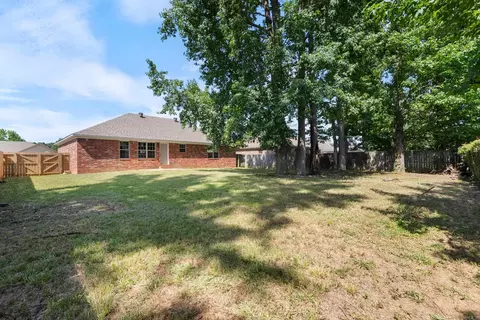 Exterior - 4 Bishop Ln, Conway, AR 72032 photo 4 of 5