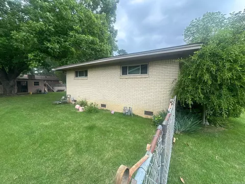 Exterior - 1104 W Center St, Beebe, AR 72012 photo 2 of 5