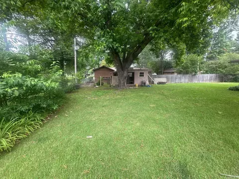 Exterior - 1104 W Center St, Beebe, AR 72012 photo 3 of 5