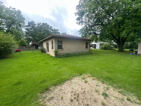 Exterior - 1104 W Center St, Beebe, AR 72012 photo 5 of 5