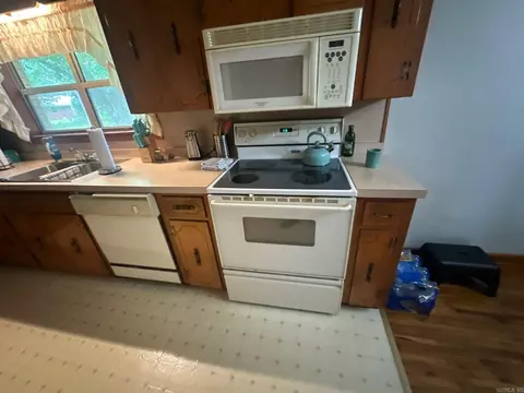 Kitchen - 1104 W Center St, Beebe, AR 72012 photo 1 of 4