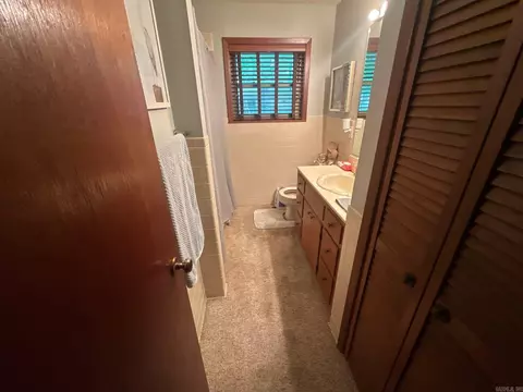 Bath - 1104 W Center St, Beebe, AR 72012 photo 2 of 4