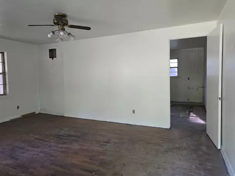 Living - 2571 Highway 31, Beebe, AR 72012 photo 1 of 1