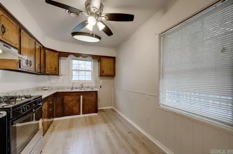 Kitchen - 1908 W Lakeview, Benton, AR 72015 photo 2 of 3