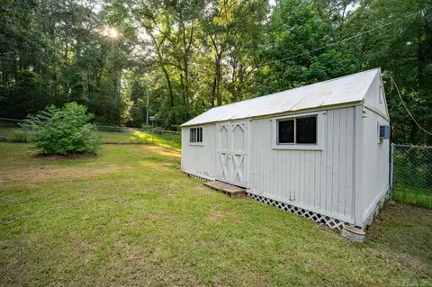 Exterior - 1908 W Lakeview, Benton, AR 72015 photo 4 of 6