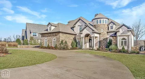 2064 Sloan Lake Dr, Jonesboro, AR 72404