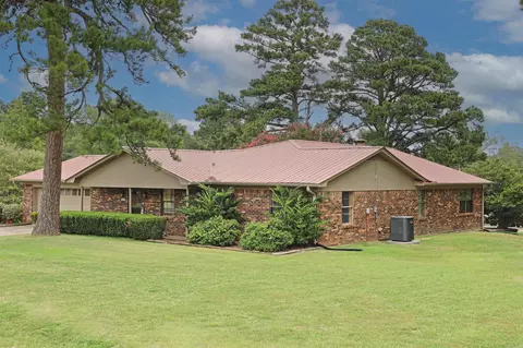 8403 Victoria Dr, Pine Bluff, AR 71603 photo 1