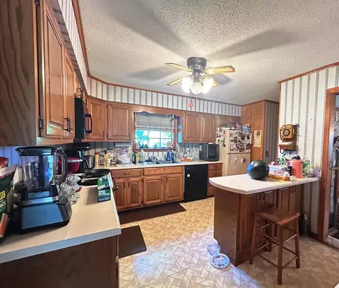 Kitchen - 152 E Turkey Pen Rd, Highland, AR 72542 photo 3 of 3