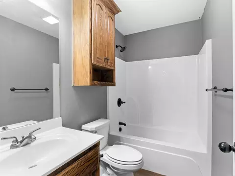 Bath - 24 Pecan Ln, Cabot, AR 72023 photo 1 of 3