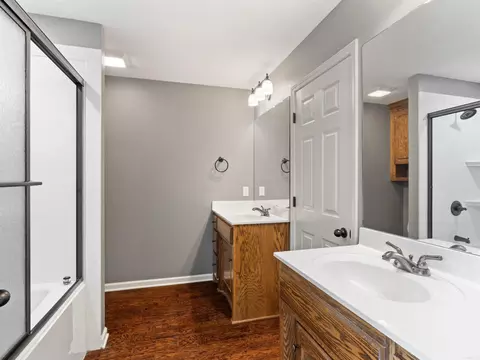 Bath - 24 Pecan Ln, Cabot, AR 72023 photo 2 of 3
