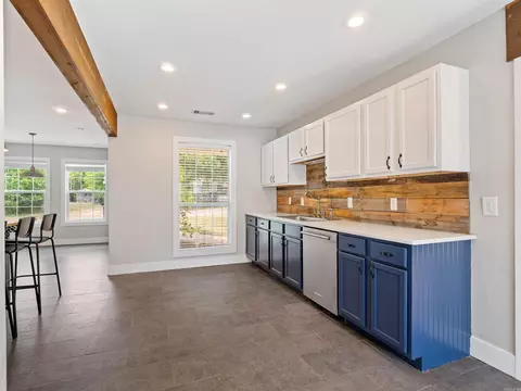 Kitchen - 2016 U St, Benton, AR 72015 photo 1 of 5