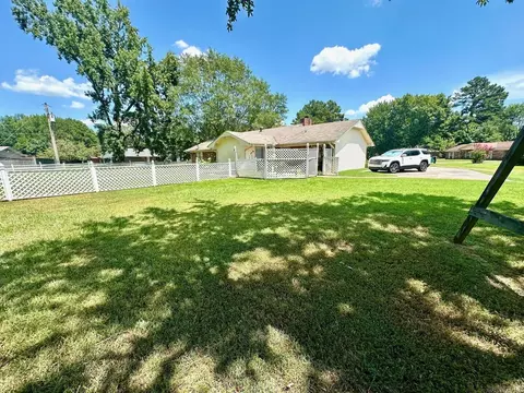 Exterior - 6807 Wilhelmina Cv, Pine Bluff, AR 71603 photo 6 of 11