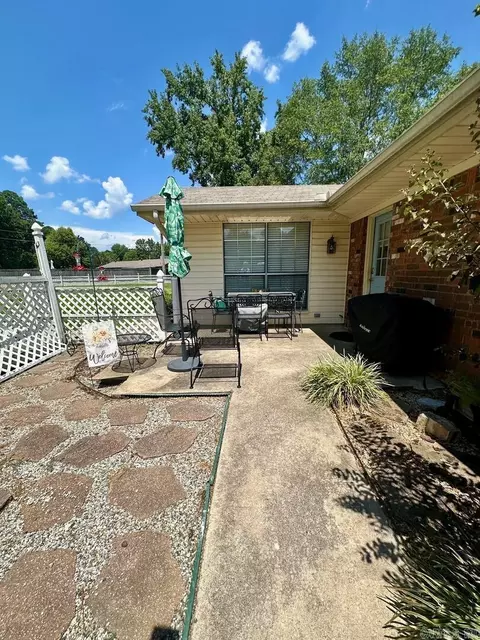 Exterior - 6807 Wilhelmina Cv, Pine Bluff, AR 71603 photo 3 of 11