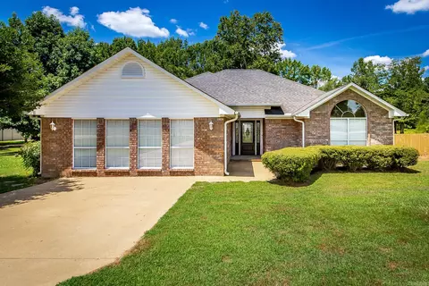 125 Centerview Cir, Searcy, AR 72143