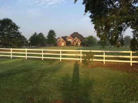 27 Westin Drive Dr, Conway, AR 72034