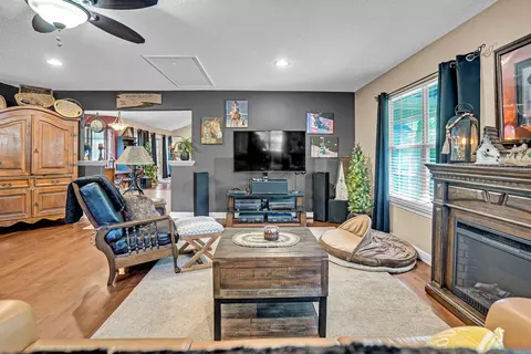 Living - 22 Springwood Ct, Cabot, AR 72023 photo 1 of 2