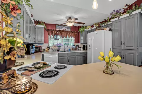 Kitchen - 22 Springwood Ct, Cabot, AR 72023 photo 3 of 3