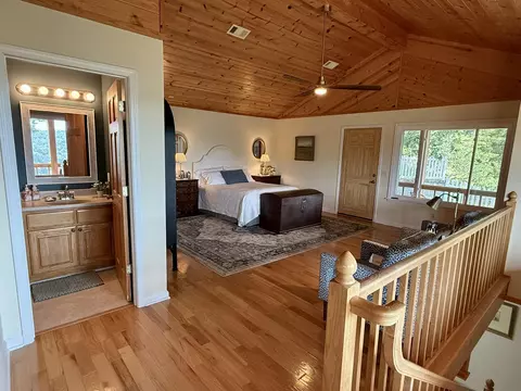 Bedroom - 992 Double Bridge Loop, Mountain View, AR 72560 photo 1 of 5