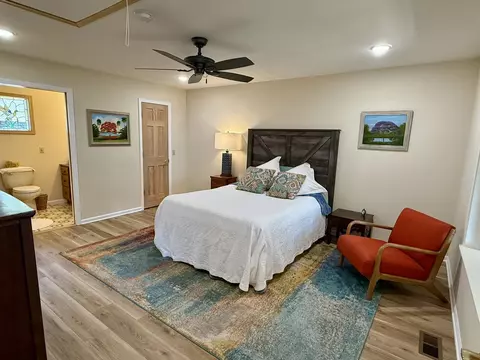 Bedroom - 992 Double Bridge Loop, Mountain View, AR 72560 photo 3 of 5