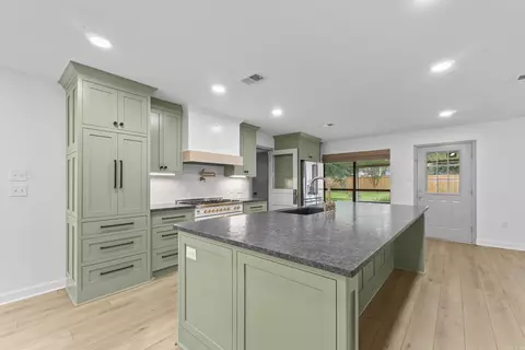 Kitchen - 39 Sandstone Dr, Conway, AR 72034 photo 1 of 3
