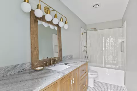 Bath - 39 Sandstone Dr, Conway, AR 72034 photo 3 of 3