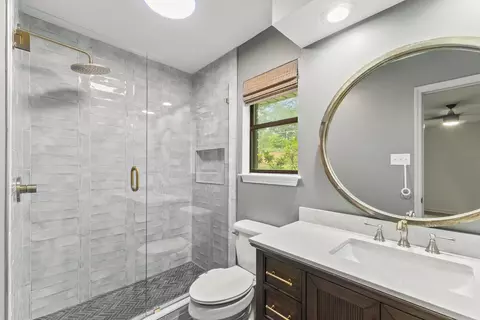 Bath - 39 Sandstone Dr, Conway, AR 72034 photo 2 of 3