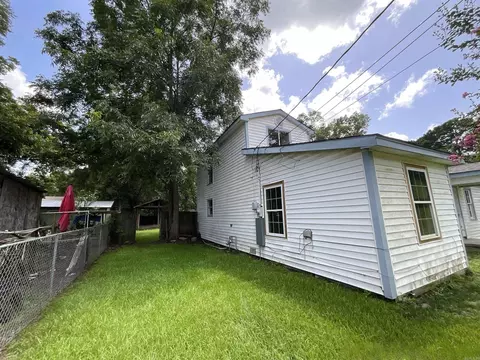 Exterior - 308 E Douglas, Jefferson, TX 75657 photo 4 of 7