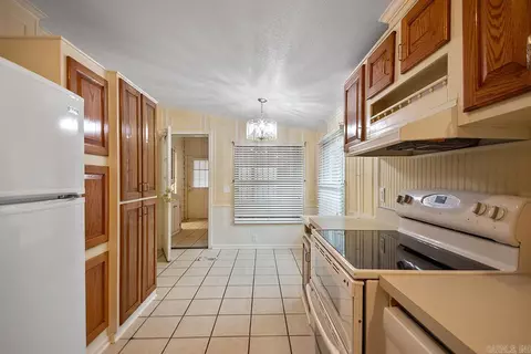 Kitchen - 15522 Vimy Ridge Rd, Alexander, AR 72002 photo 1 of 6