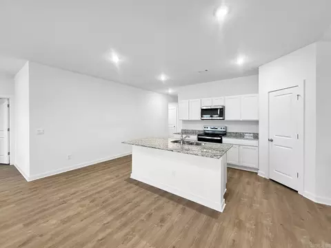 6404 Newark Dr, Bryant, AR 72002 photo 2