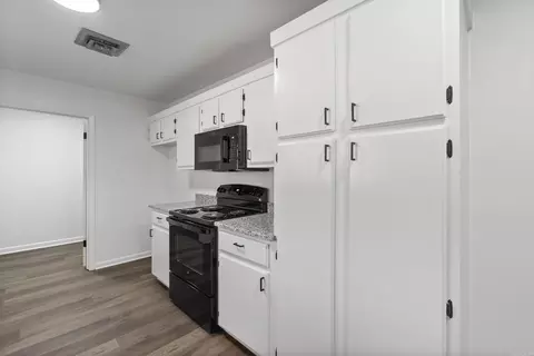 Kitchen - 1145 Salem Rd, Conway, AR 72034 photo 2 of 5