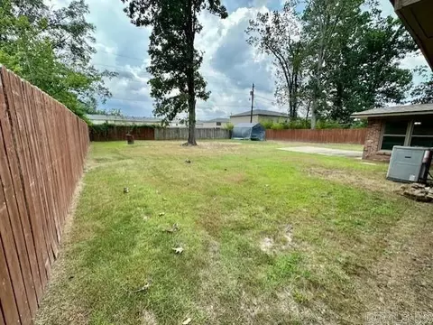 Exterior - 505 W 33rd Ave, Pine Bluff, AR 71603 photo 5 of 6