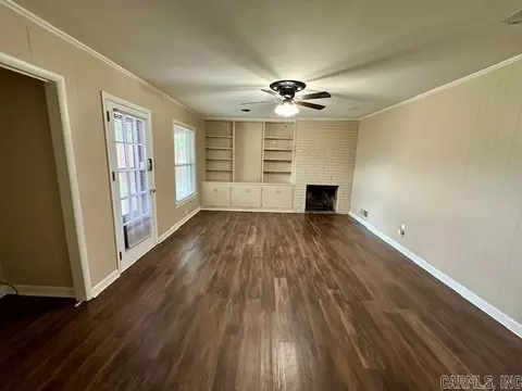 Living - 505 W 33rd Ave, Pine Bluff, AR 71603 photo 3 of 3