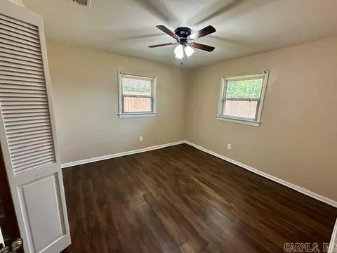 Bedroom - 505 W 33rd Ave, Pine Bluff, AR 71603 photo 5 of 6
