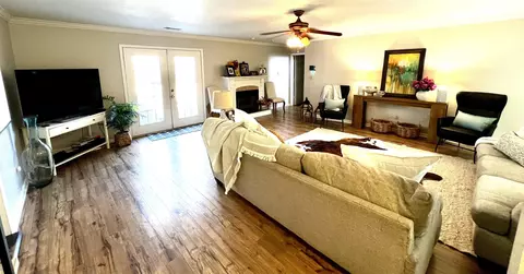 Living - 5810 E And 5808 E Sardis Rd, Hensley, AR 72065 photo 5 of 7