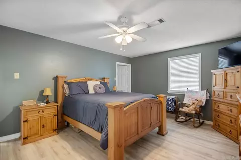 Bedroom - 5810 E And 5808 E Sardis Rd, Hensley, AR 72065 photo 3 of 8