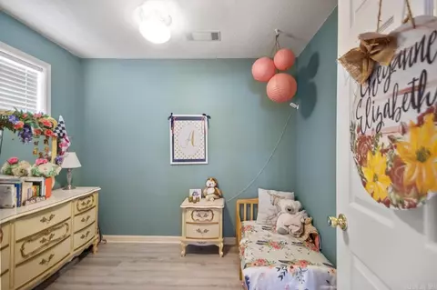 Bedroom - 5810 E And 5808 E Sardis Rd, Hensley, AR 72065 photo 4 of 8