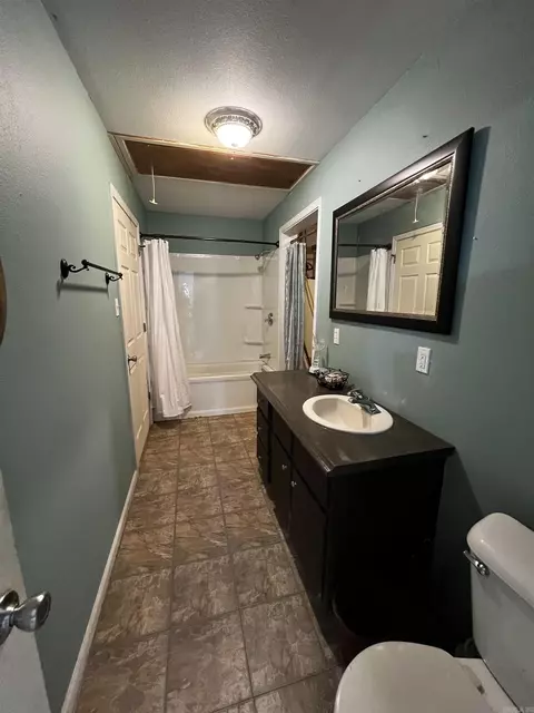 Bath - 5810 E And 5808 E Sardis Rd, Hensley, AR 72065 photo 7 of 7