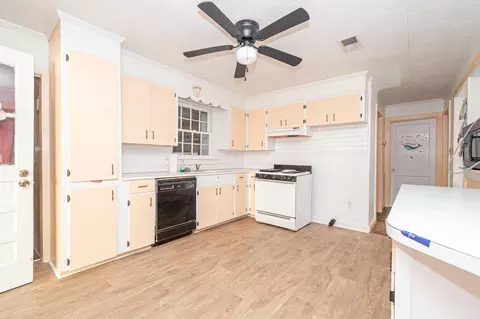 Kitchen - 507 Sturgis St, Warren, AR 71671 photo 1 of 2