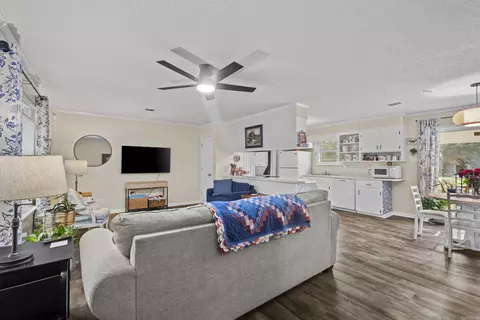 Living - 6 Liberty Crk, Conway, AR 72032 photo 1 of 3